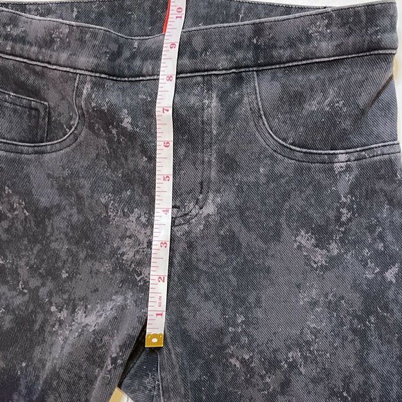 SPANX Women's Jean-Ish Ankle Legging in Gray/Black - Picture 6 of 10